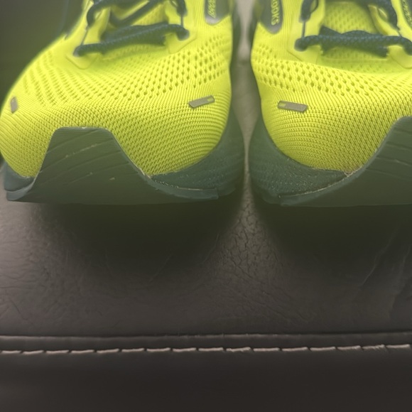 Brooks Adrenaline GTS Shoes - Bright Yellow and Dark Blue - Picture 13 of 13